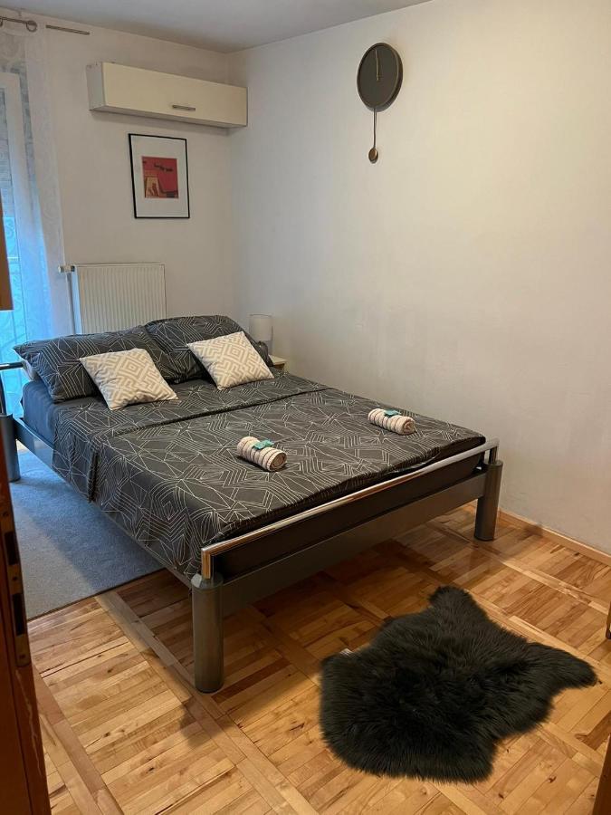 Apartman West - Private Parking Place Zagreb Buitenkant foto